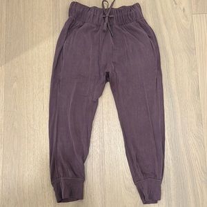 LULULEMON cropped joggers